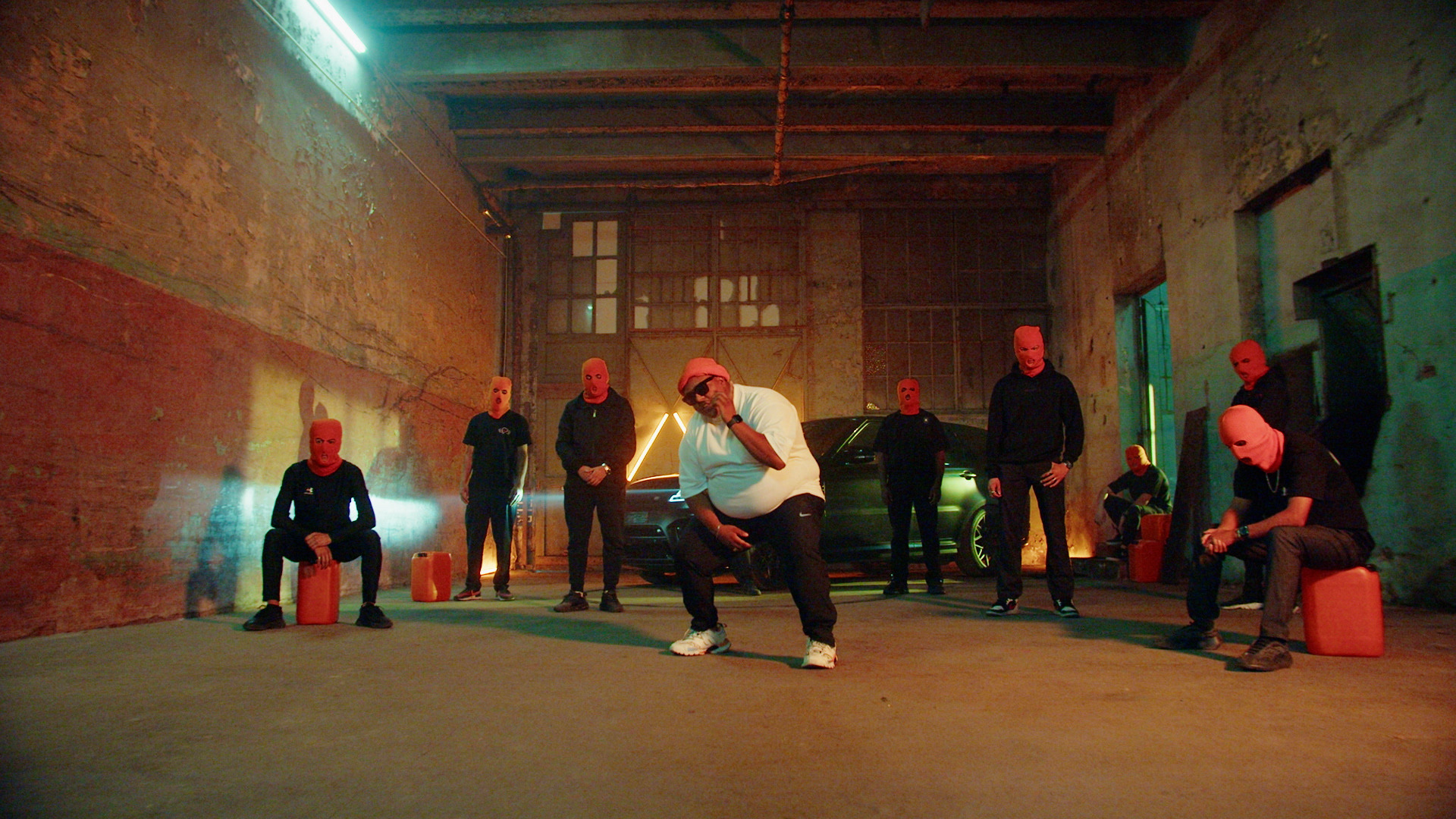 Still from DIKKE - Gasolina
